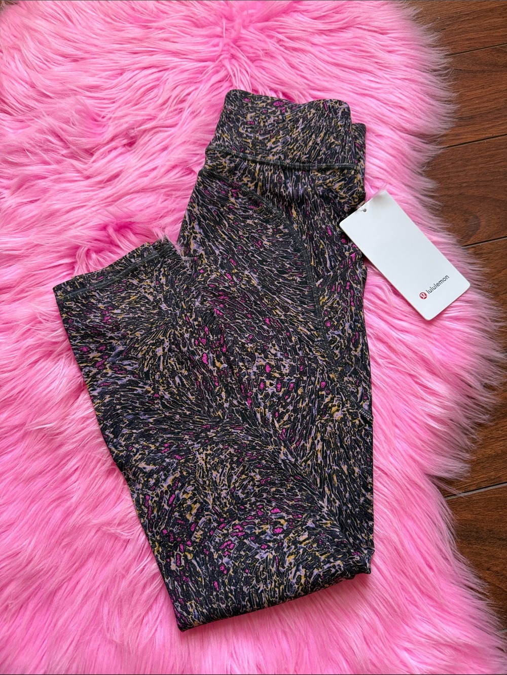 Size 4 Lululemon Invigorate High-Rise Tight 25"
Topography Multi